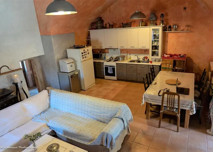 Tower 1894 Βάθεια